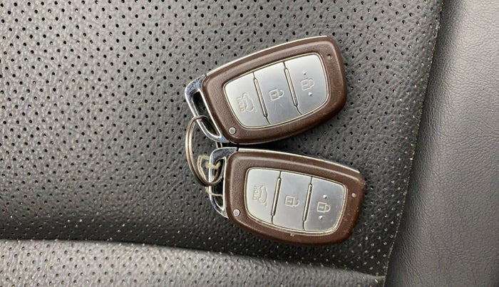 2016 Hyundai Creta SX PLUS 1.6 PETROL, Petrol, Manual, 55,118 km, Key Close Up