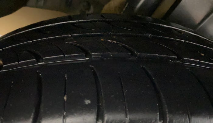 2017 Maruti Ertiga ZXI+, Petrol, Manual, 93,520 km, Right Rear Tyre Tread