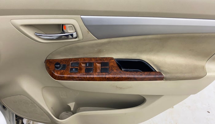 2017 Maruti Ertiga ZXI+, Petrol, Manual, 93,520 km, Driver Side Door Panels Control