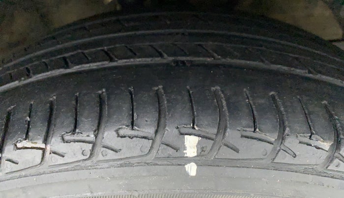 2019 Maruti Baleno DELTA PETROL 1.2, CNG, Manual, 63,461 km, Right Front Tyre Tread