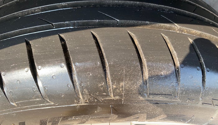 2021 Skoda Rapid AMBITION AT TSI, Petrol, Automatic, 59,784 km, Left Rear Tyre Tread