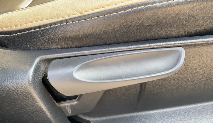 2021 Skoda Rapid AMBITION AT TSI, Petrol, Automatic, 59,784 km, Driver Side Adjustment Panel