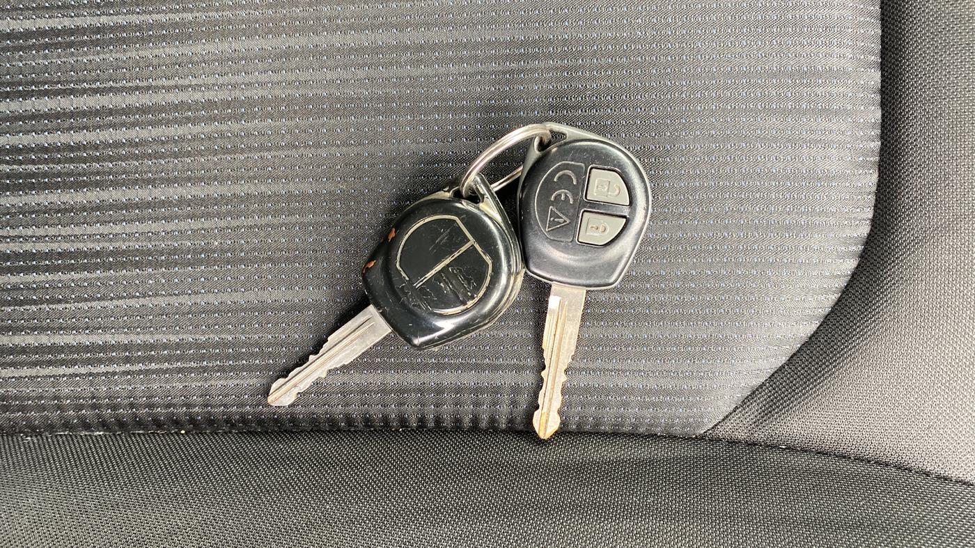 2023 Maruti Baleno DELTA PETROL 1.2, Petrol, Manual, 93,980 km, Key Close Up