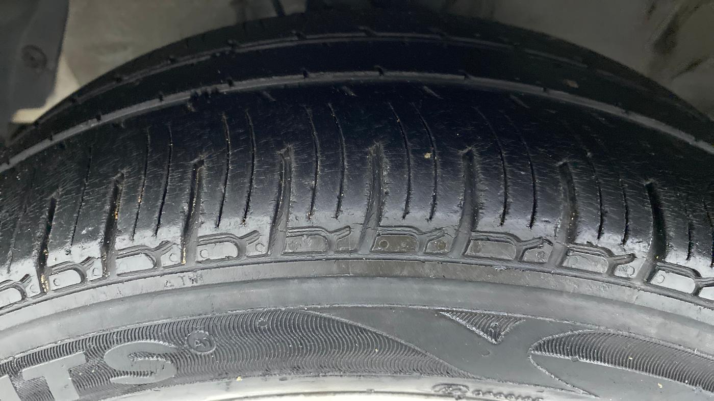2013 Hyundai i20 SPORTZ 1.4 CRDI, Diesel, Manual, 88,788 km, Left Front Tyre Tread