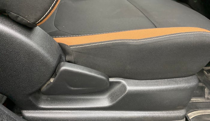 2019 Renault Kwid 1.0 CLIMBER OPT, Petrol, Manual, 19,002 km, Driver Side Adjustment Panel