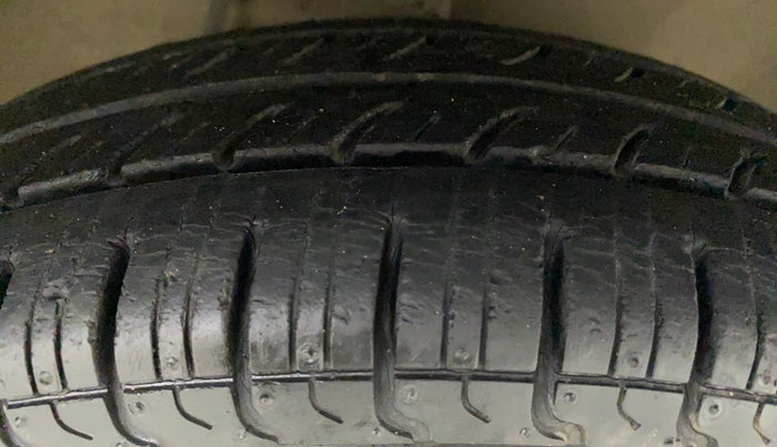 2015 Maruti Alto 800 LXI, Petrol, Manual, 24,509 km, Right Front Tyre Tread