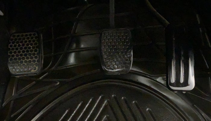 2015 Maruti Alto 800 LXI, Petrol, Manual, 24,509 km, Pedals