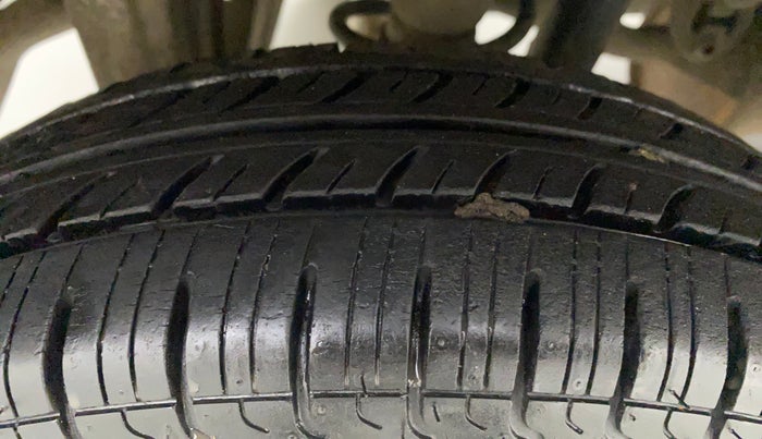 2015 Maruti Alto 800 LXI, Petrol, Manual, 24,509 km, Right Rear Tyre Tread