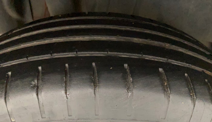 2019 Maruti Swift ZXI PLUS AMT, Petrol, Automatic, 54,592 km, Right Rear Tyre Tread