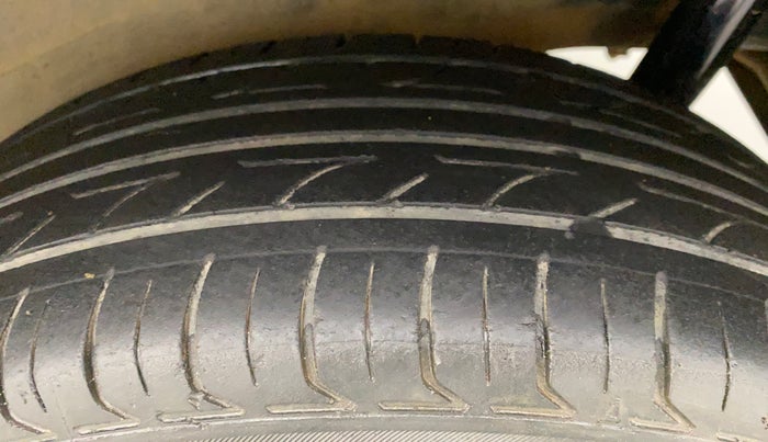 2011 Maruti Wagon R 1.0 VXI, Petrol, Manual, 79,659 km, Left Rear Tyre Tread