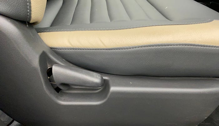 2011 Maruti Wagon R 1.0 VXI, Petrol, Manual, 79,659 km, Driver Side Adjustment Panel