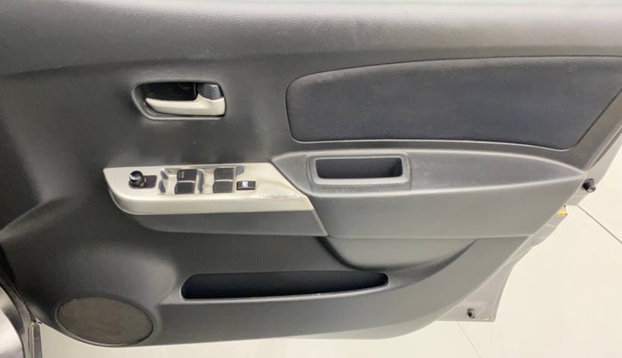 2011 Maruti Wagon R 1.0 VXI, Petrol, Manual, 79,659 km, Driver Side Door Panels Control