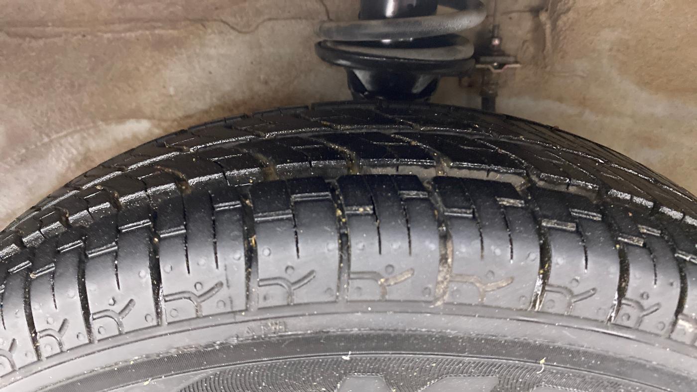 2013 Maruti Alto 800 LXI, Petrol, Manual, 27,649 km, Left Front Tyre Tread