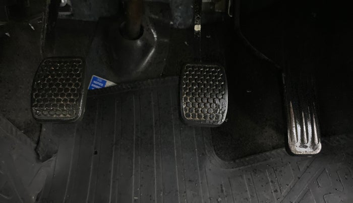 2013 Maruti Alto 800 LXI, Petrol, Manual, 27,649 km, Pedals
