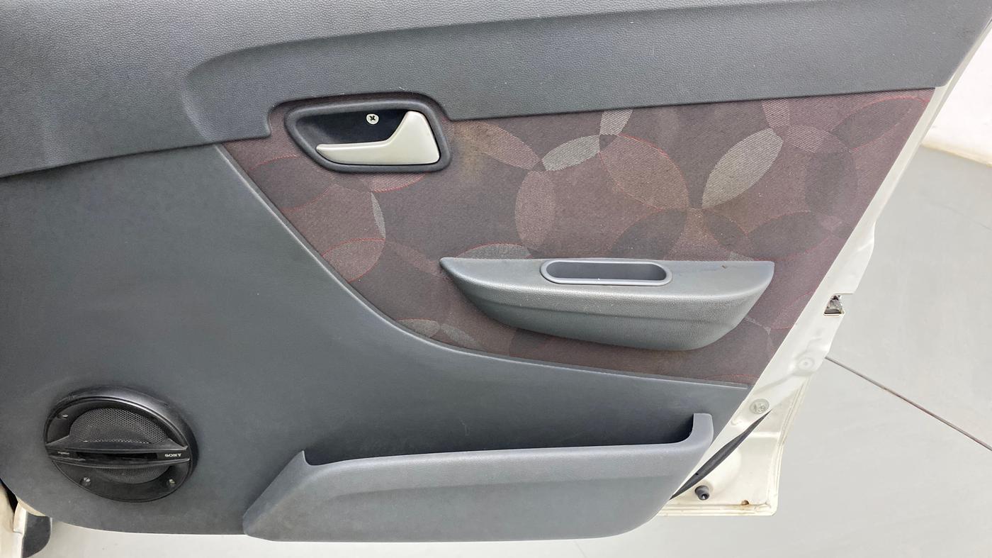 2013 Maruti Alto 800 LXI, Petrol, Manual, 27,649 km, Driver Side Door Panels Control