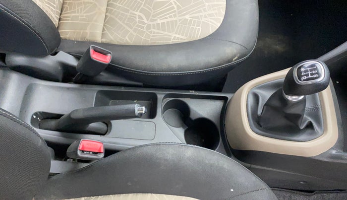 2017 Hyundai Grand i10 SPORTZ (O) 1.2 KAPPA VTVT, Petrol, Manual, 28,618 km, Gear Lever