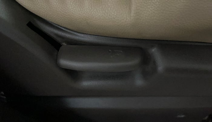 2013 Hyundai Santro Xing GL PLUS, Petrol, Manual, 66,330 km, Driver Side Adjustment Panel