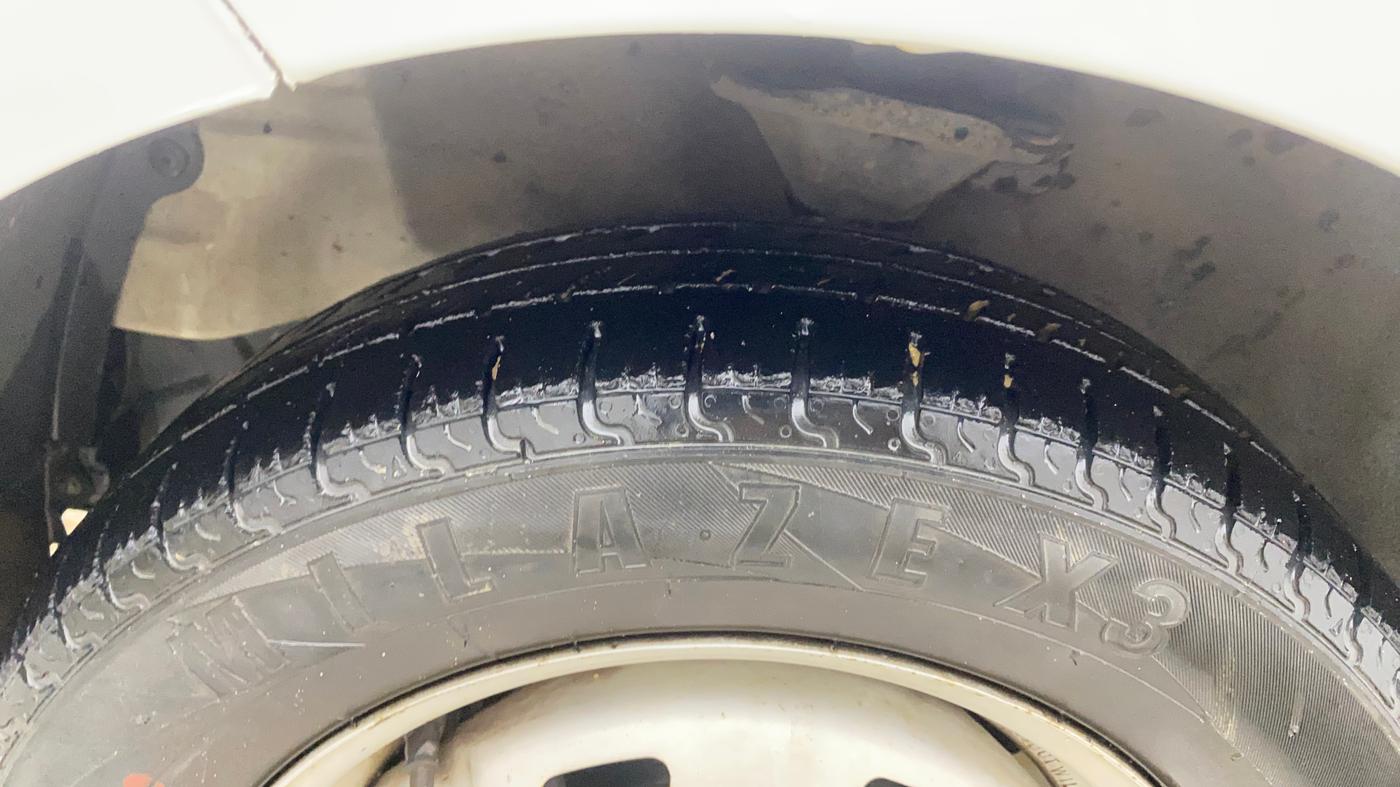 2014 Hyundai Santro Xing GL PLUS, Petrol, Manual, 82,109 km, Left Front Tyre Tread
