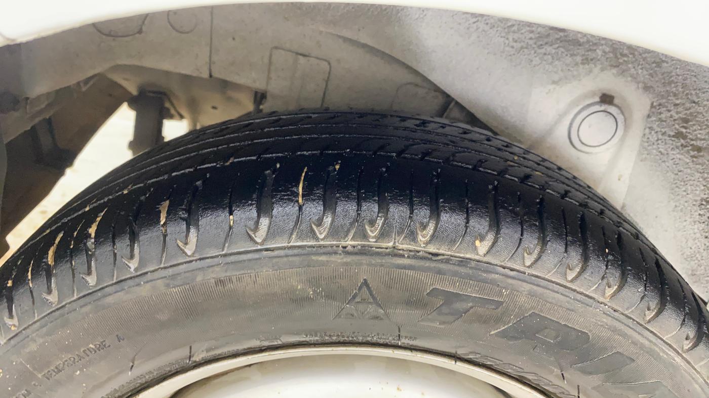 2014 Hyundai Santro Xing GL PLUS, Petrol, Manual, 82,109 km, Right Rear Tyre Tread