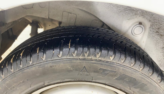 2014 Hyundai Santro Xing GL PLUS, Petrol, Manual, 82,109 km, Right Rear Tyre Tread