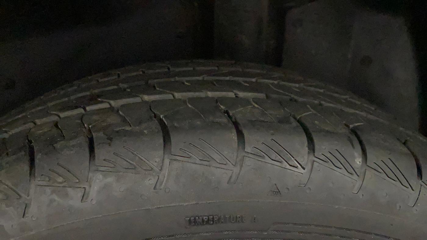 2022 MG HECTOR PLUS SHARP 2.0 DIESEL TURBO MT 6-STR, Diesel, Manual, 44,863 km, Left Rear Tyre Tread