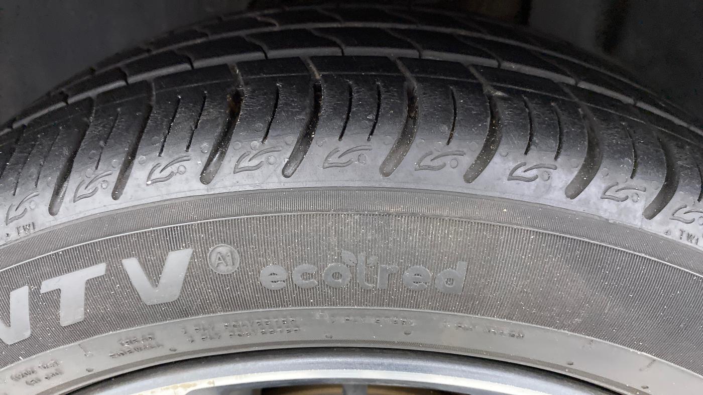 2020 Tata ALTROZ XZ 1.2, Petrol, Manual, 7,754 km, Left Front Tyre Tread
