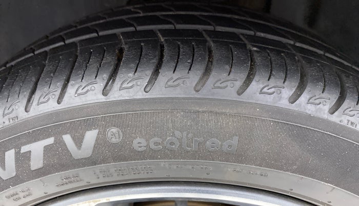 2020 Tata ALTROZ XZ 1.2, Petrol, Manual, 7,754 km, Left Front Tyre Tread