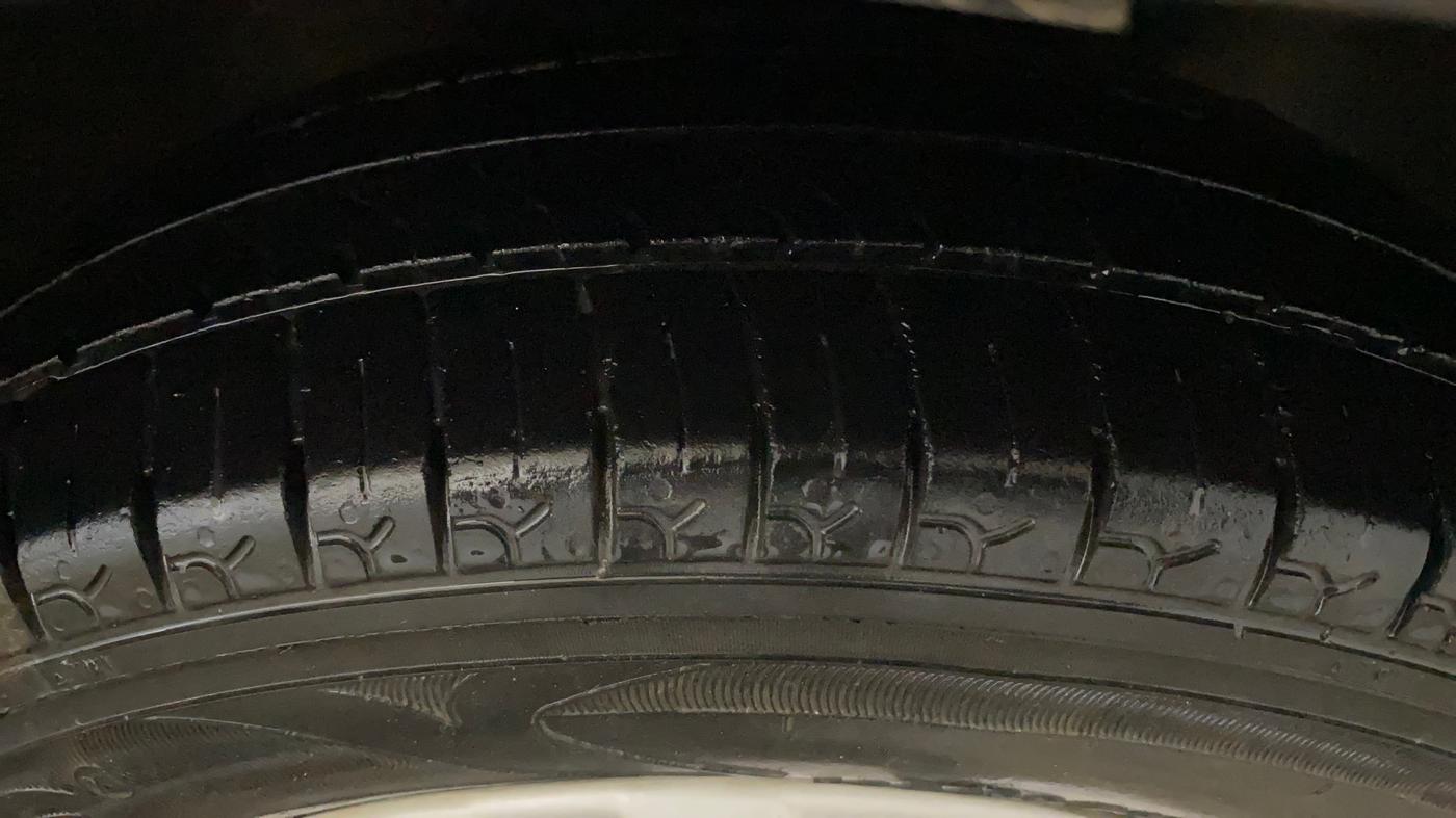 2019 Maruti Alto 800 LXI, Petrol, Manual, 55,100 km, Right Front Tyre Tread