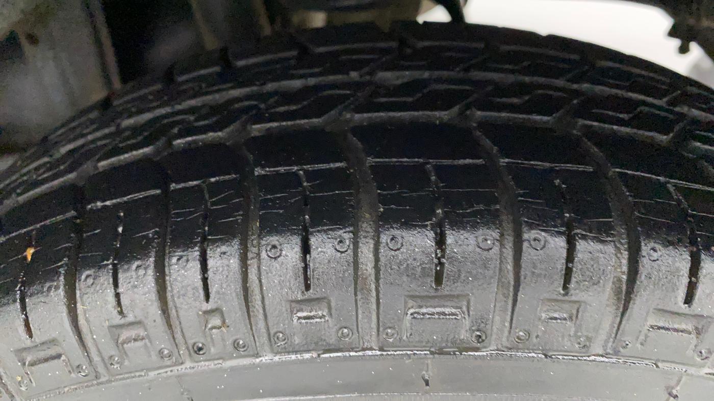 2016 Maruti Alto 800 LXI, Petrol, Manual, 30,422 km, Left Rear Tyre Tread
