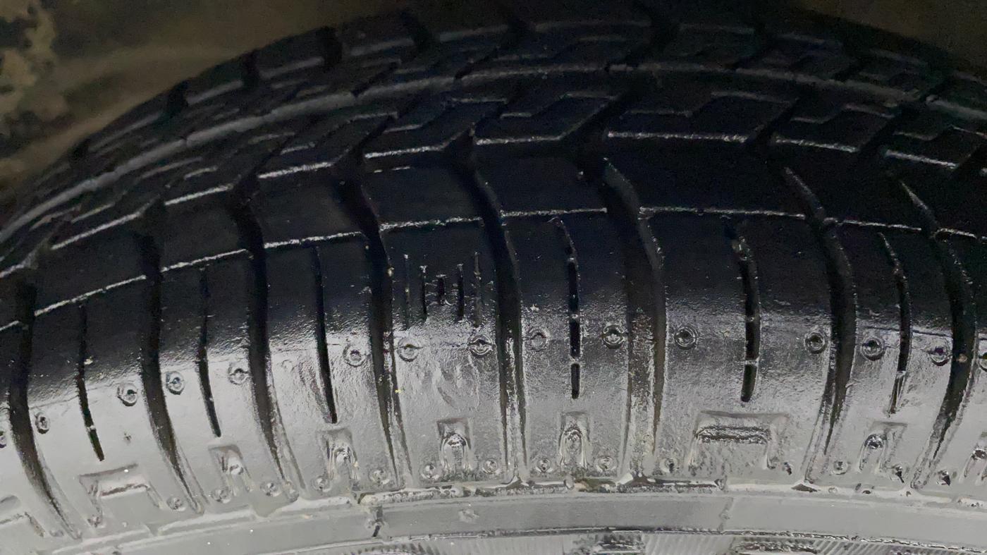 2016 Maruti Alto 800 LXI, Petrol, Manual, 30,422 km, Left Front Tyre Tread