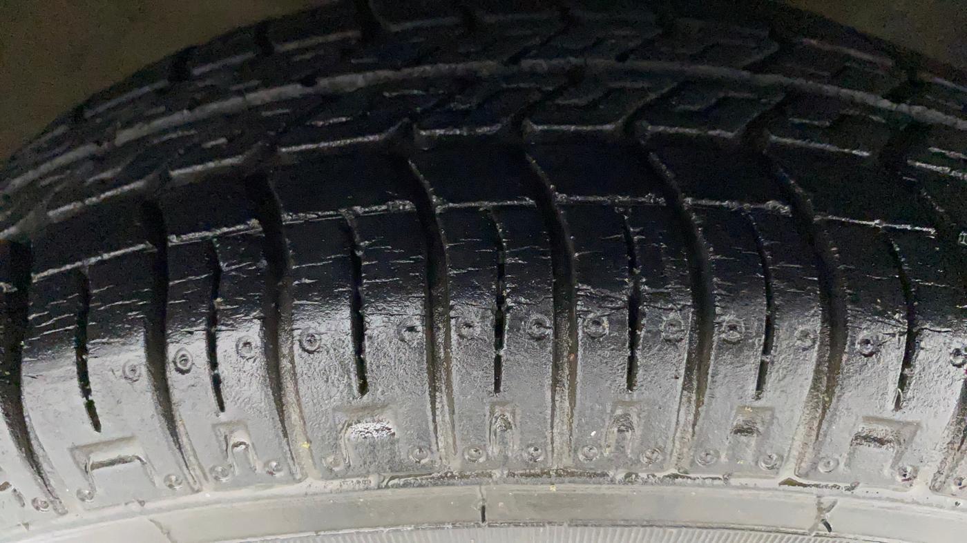 2016 Maruti Alto 800 LXI, Petrol, Manual, 30,422 km, Right Front Tyre Tread