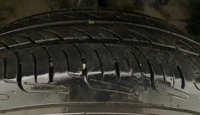 2014 Maruti Wagon R 1.0 LXI CNG, CNG, Manual, 1,06,040 km, Right Front Tyre Tread