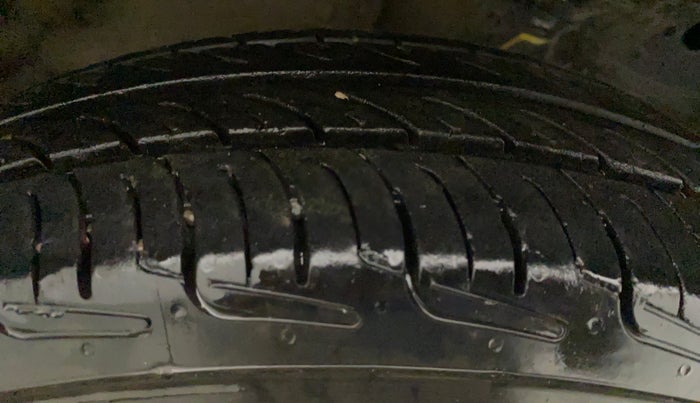 2014 Maruti Wagon R 1.0 LXI CNG, CNG, Manual, 1,06,040 km, Right Rear Tyre Tread