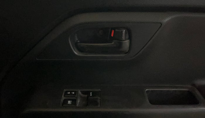 2020 Maruti New Wagon-R LXI 1.0, Petrol, Manual, 43,586 km, Driver Side Door Panels Control