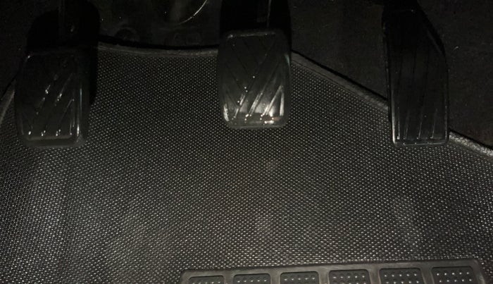 2020 Maruti New Wagon-R LXI 1.0, Petrol, Manual, 43,586 km, Pedals