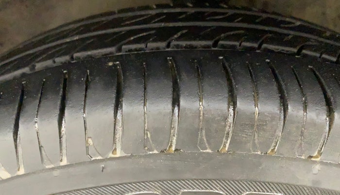 2011 Maruti Alto K10 VXI, Petrol, Manual, 83,452 km, Left Front Tyre Tread