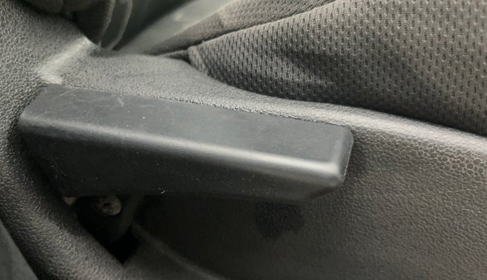 2017 Tata Tiago XT PETROL, Petrol, Manual, 51,821 km, Driver Side Adjustment Panel