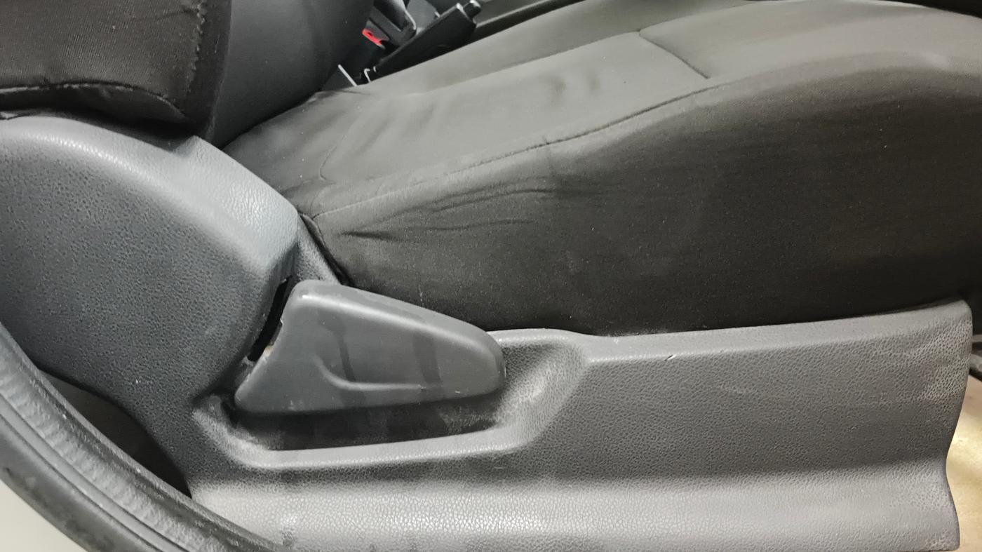 2016 Renault Kwid RXT 0.8, Petrol, Manual, 33,430 km, Driver Side Adjustment Panel