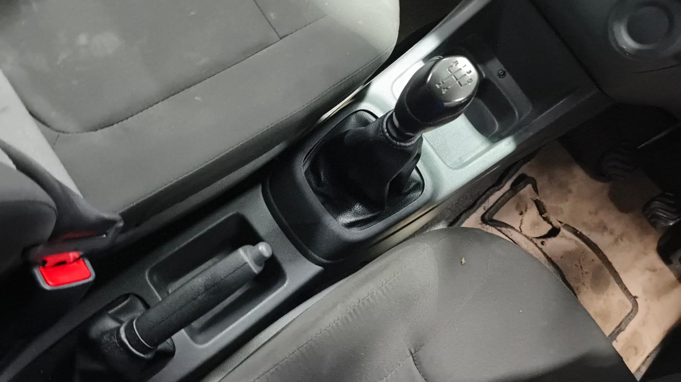 2016 Renault Kwid RXT 0.8, Petrol, Manual, 33,430 km, Gear Lever