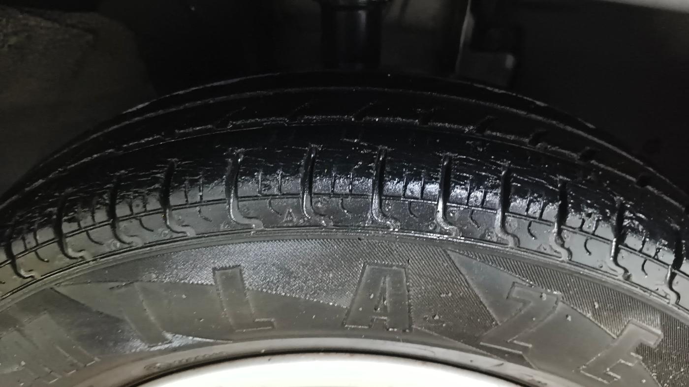 2016 Renault Kwid RXT 0.8, Petrol, Manual, 33,430 km, Right Front Tyre Tread