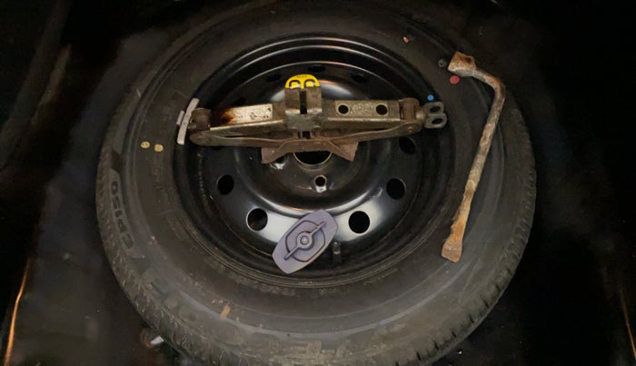2018 Maruti Dzire ZDI PLUS AMT, Diesel, Automatic, 60,791 km, Dicky (Boot door) - Tool missing