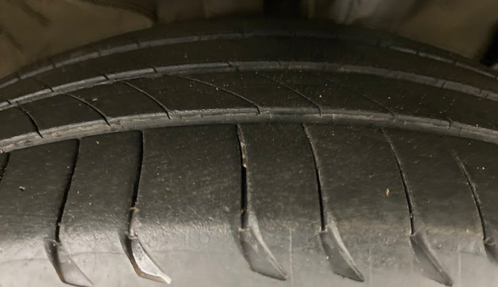 2020 KIA SELTOS HTX+ AT 1.5 DIESEL, Diesel, Automatic, 59,609 km, Right Front Tyre Tread