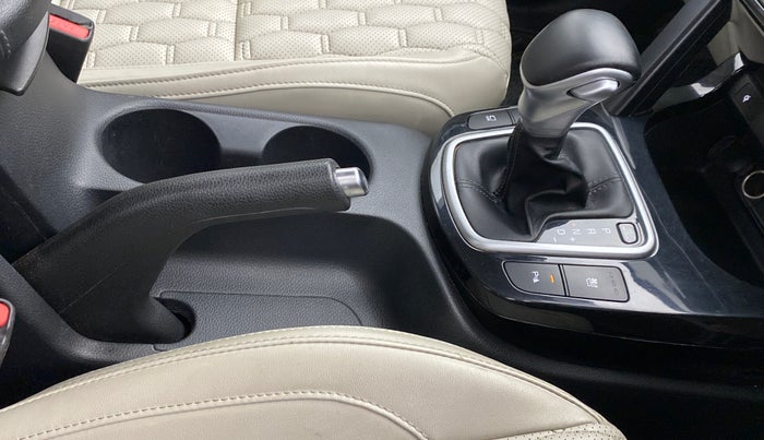 2020 KIA SELTOS HTX+ AT 1.5 DIESEL, Diesel, Automatic, 59,609 km, Gear Lever