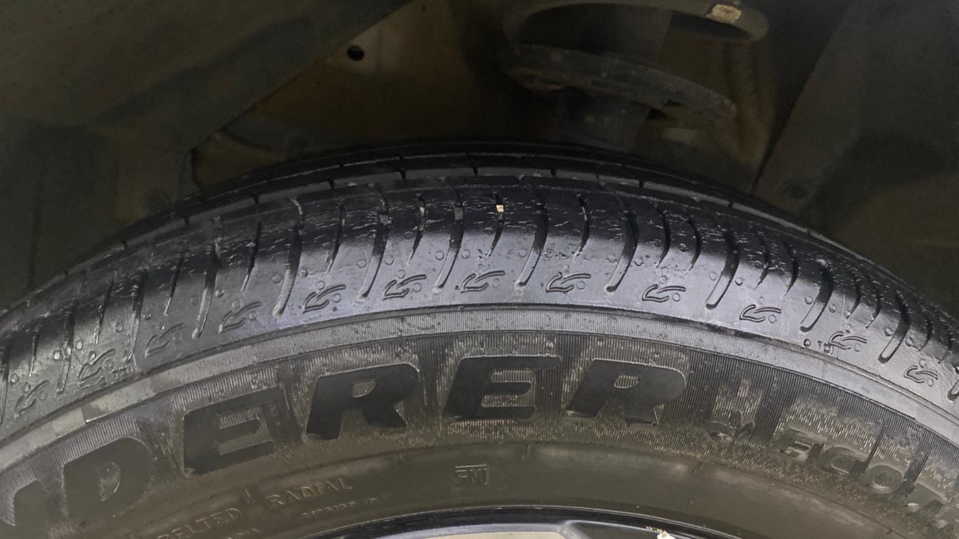 2022 Maruti BREZZA ZXI + SMART HYBRID, Petrol, Manual, 21,484 km, Left Front Tyre Tread