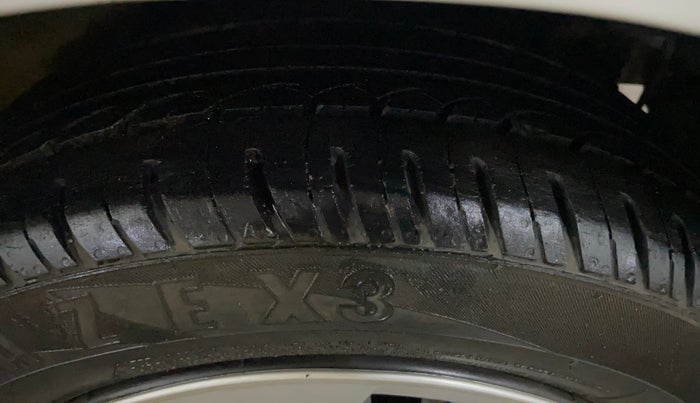 2015 Hyundai Xcent BASE 1.2, CNG, Manual, 72,734 km, Left Rear Tyre Tread