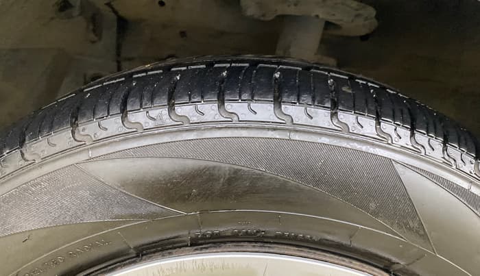 2017 Maruti Ertiga VDI SHVS, Diesel, Manual, 71,620 km, Left Front Tyre Tread
