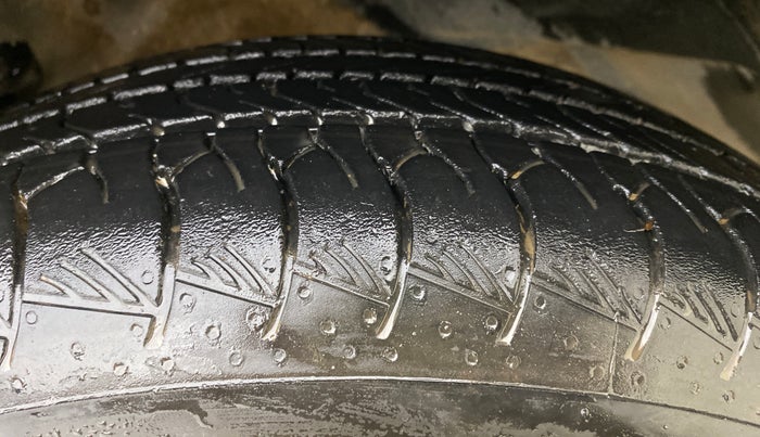 2023 Maruti Grand Vitara ALPHA PLUS HYBRID ECVT, Hybrid, Automatic, 90,677 km, Left Front Tyre Tread