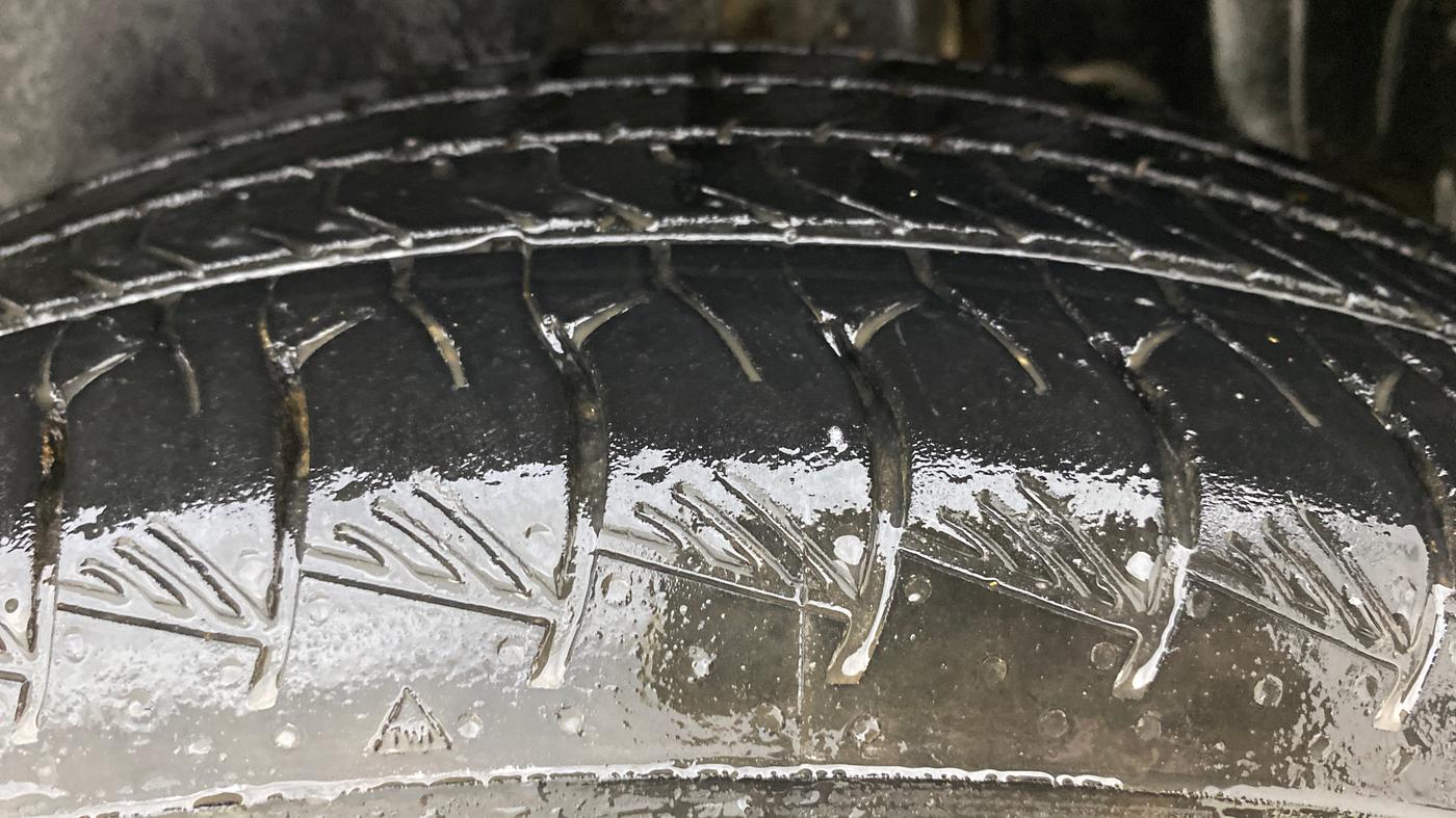 2023 Maruti Grand Vitara ALPHA PLUS HYBRID ECVT, Hybrid, Automatic, 90,717 km, Left Rear Tyre Tread