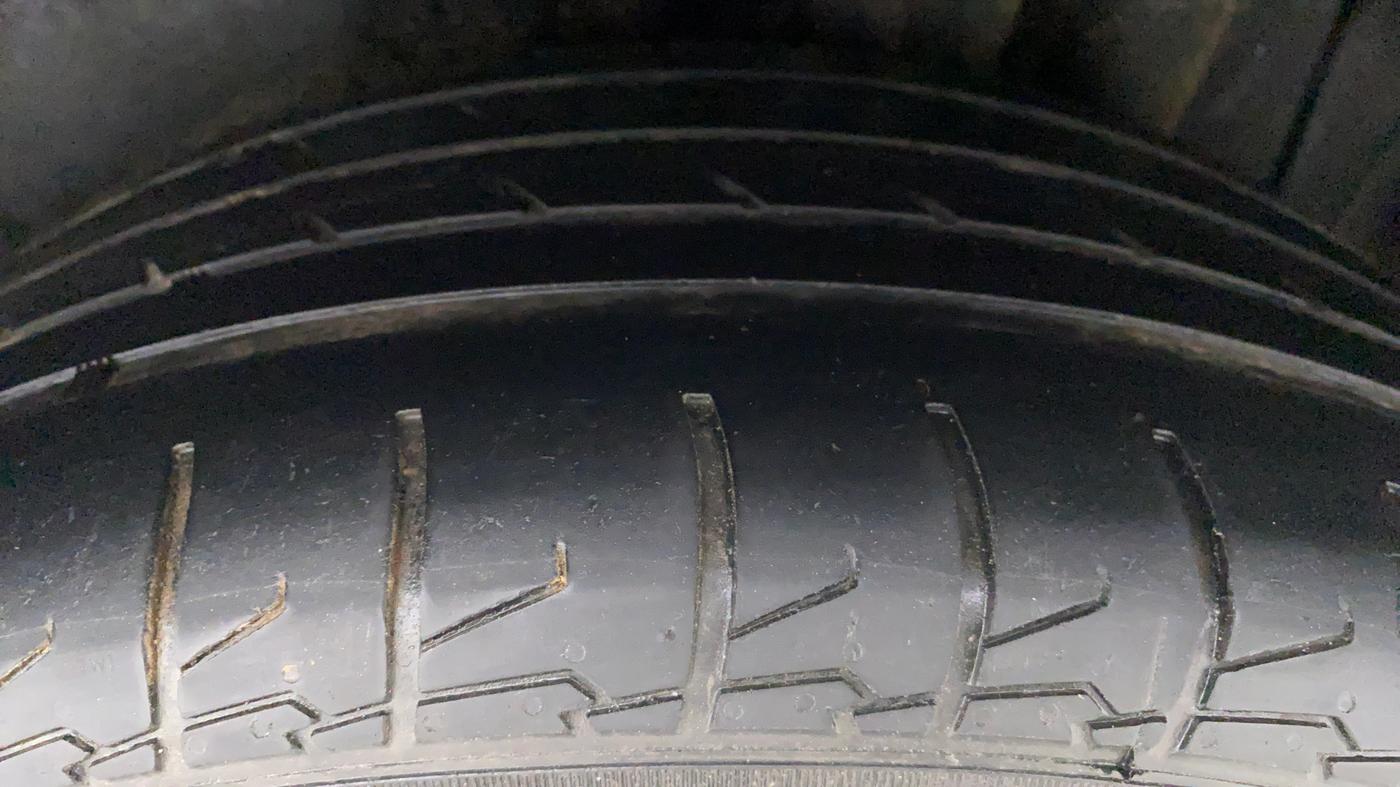 2020 Maruti S Cross ALPHA 1.5, Petrol, Manual, 29,648 km, Left Rear Tyre Tread