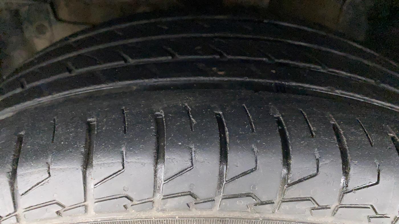 2020 Maruti S Cross ALPHA 1.5, Petrol, Manual, 29,648 km, Left Front Tyre Tread